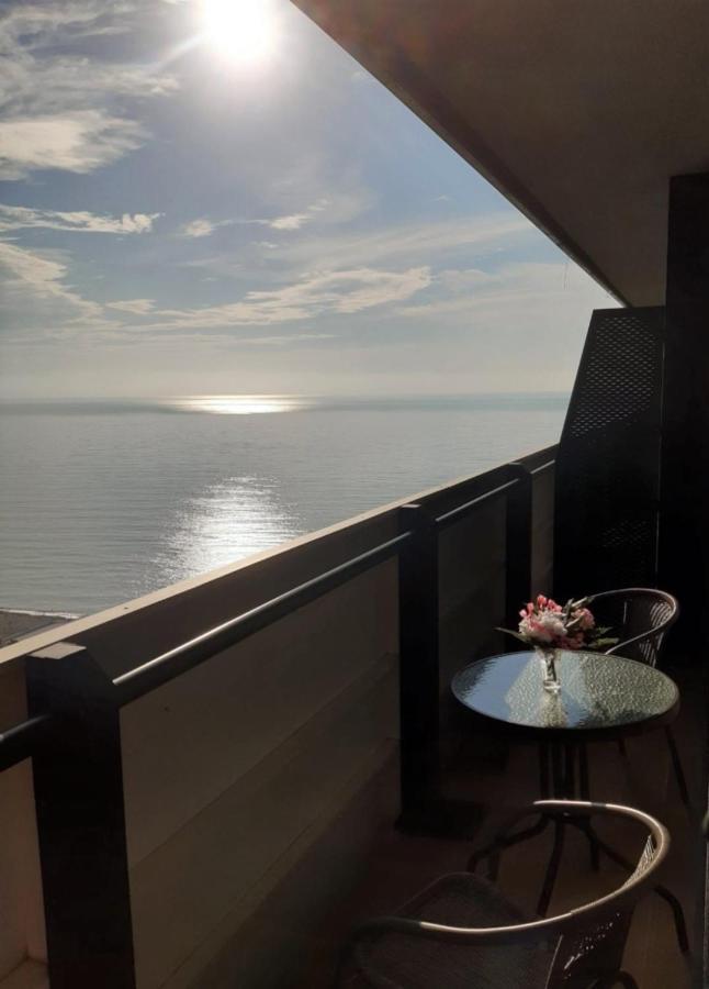 Orbi City Sea View Apartmentsバトゥーミ エクステリア 写真